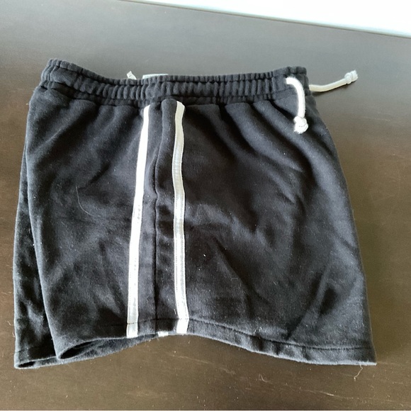 Tag black mini skirt - Picture 3 of 4